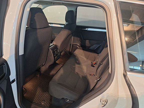 Volkswagen Touareg 11 of 11