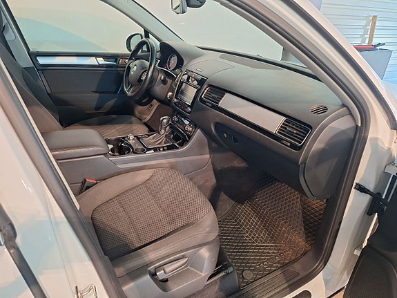 Volkswagen Touareg 7 of 11
