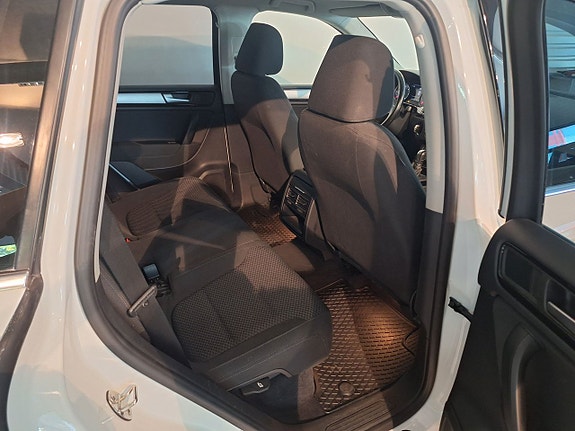 Volkswagen Touareg 10 of 11
