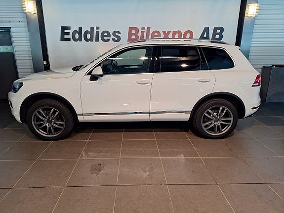 Volkswagen Touareg 2 of 11