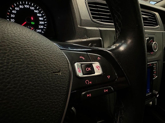 Volkswagen Caddy Maxi 18 of 23