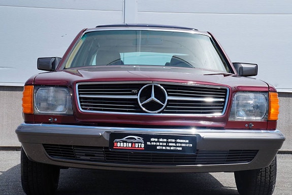 Mercedes-Benz 380 SE 2 of 5