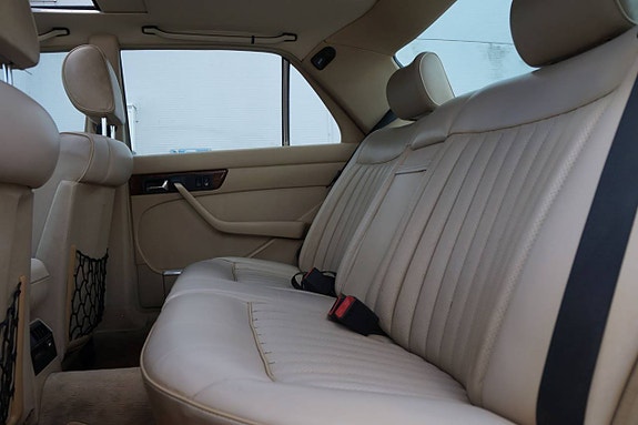 Mercedes-Benz 380 SE 10 of 20