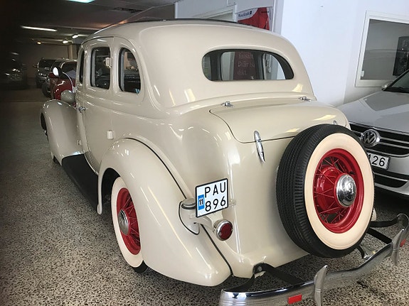 Ford Fordor 6 of 30