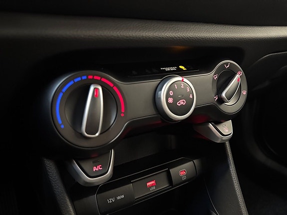 Kia Picanto 13 of 17