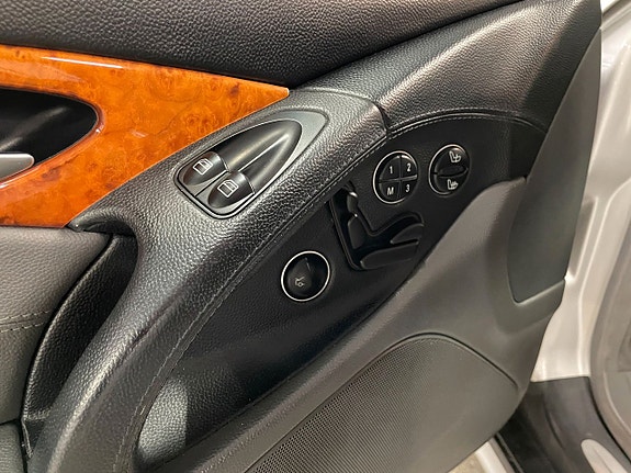 Mercedes-Benz SL500 5 of 5
