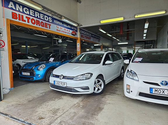 Volkswagen Golf VII 2 of 18