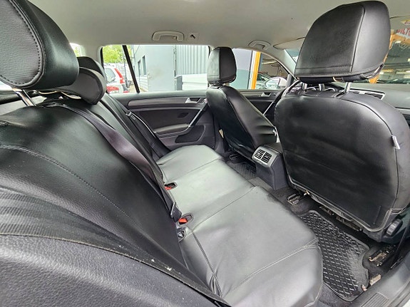 Volkswagen Golf VII 11 of 18