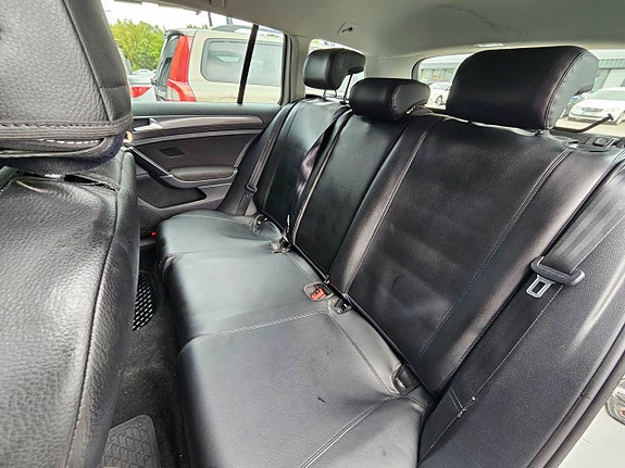 Volkswagen Golf VII 16 of 18