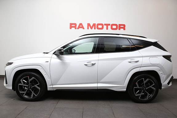 Hyundai Tucson 2 of 5