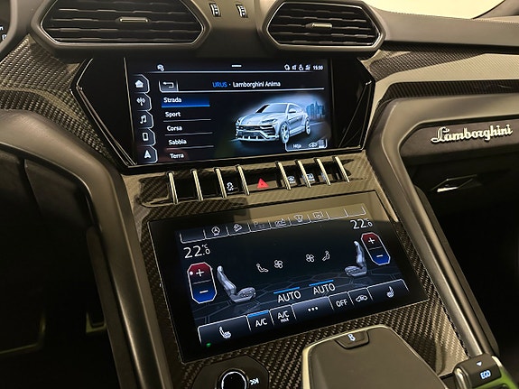 Lamborghini Urus 24 of 27