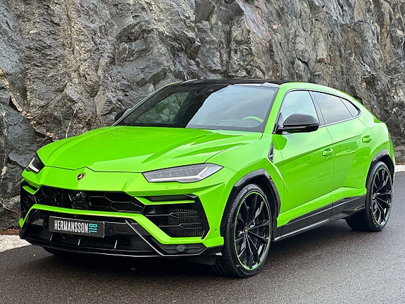 Lamborghini Urus 5 of 5