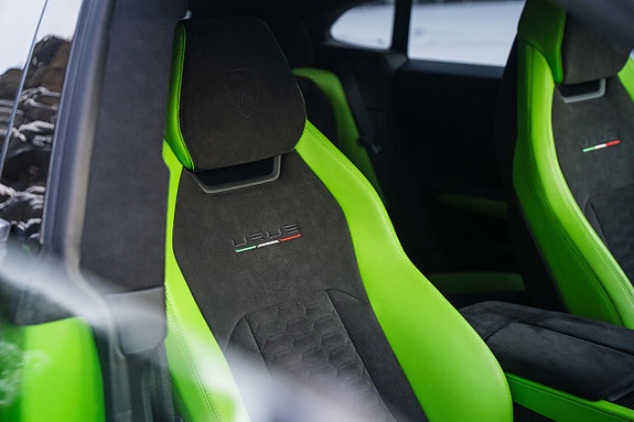 Lamborghini Urus 18 of 27