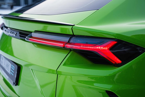 Lamborghini Urus 15 of 27