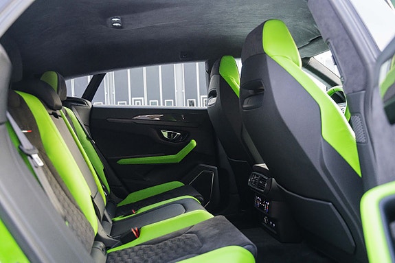 Lamborghini Urus 19 of 27