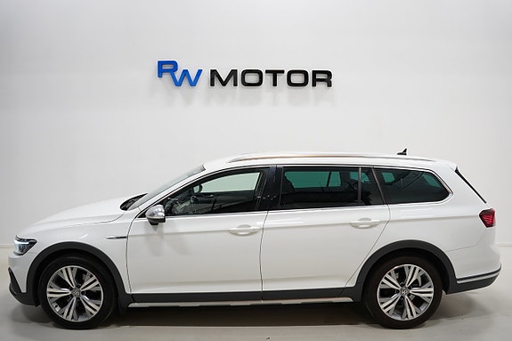 Volkswagen Passat Alltrack 3 of 5