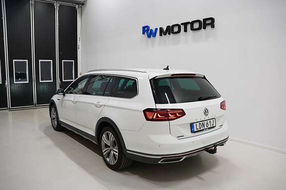 Volkswagen Passat Alltrack 4 of 5
