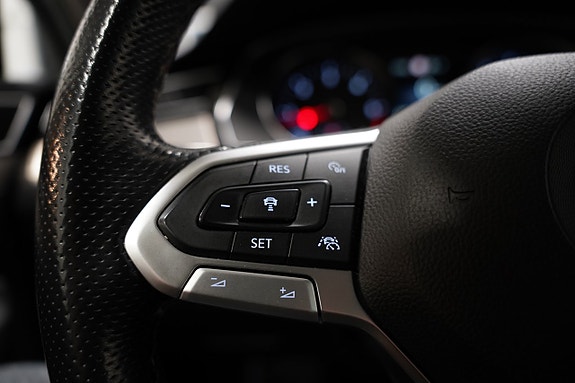 Volkswagen Passat Alltrack 11 of 25