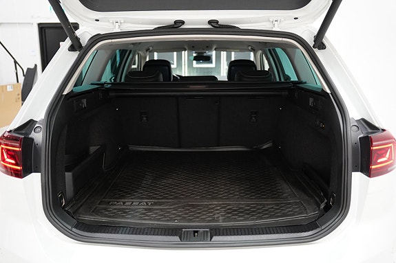Volkswagen Passat Alltrack 23 of 25