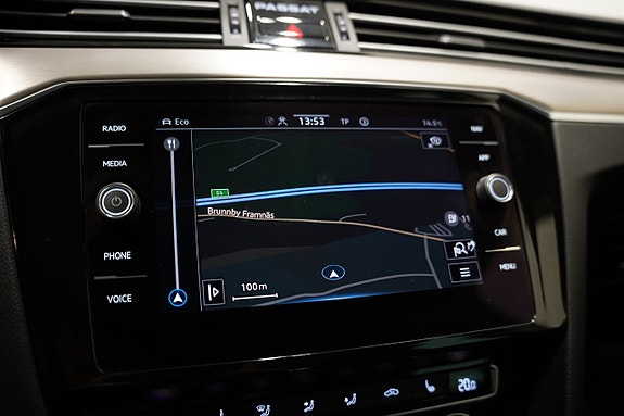 Volkswagen Passat Alltrack 18 of 25
