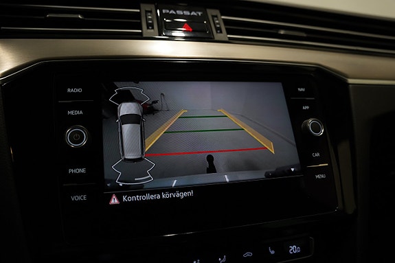 Volkswagen Passat Alltrack 15 of 25
