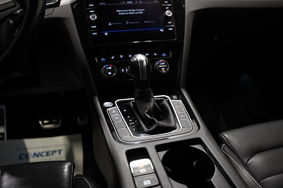 Volkswagen Passat Alltrack 13 of 25