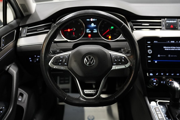Volkswagen Passat Alltrack 10 of 25