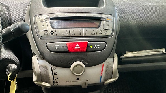 Toyota Aygo 13 of 16