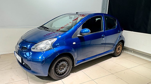 Toyota Aygo 2 of 16