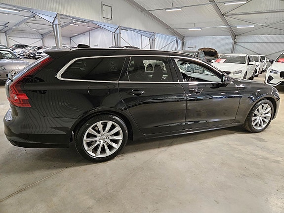 Volvo V90 3 of 5