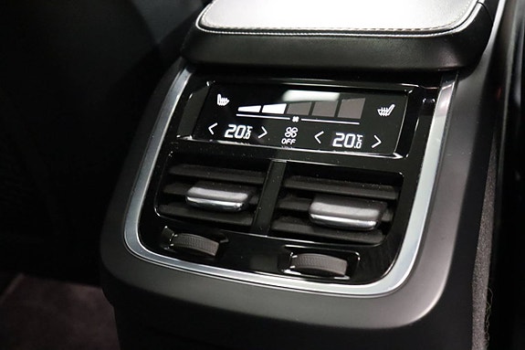 Volvo XC90 20 of 30