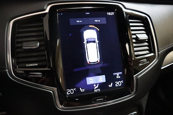 Volvo XC90 16 of 30