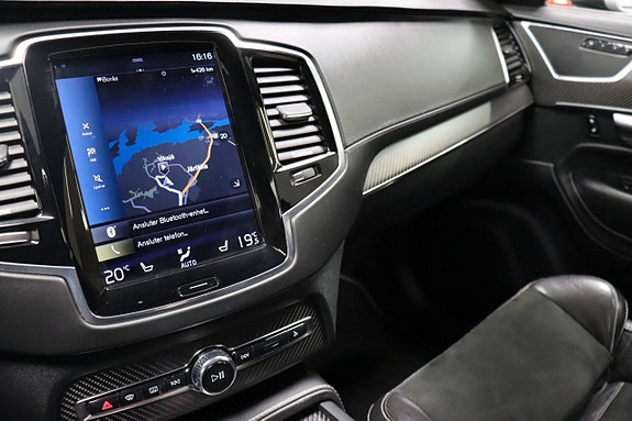 Volvo XC90 13 of 30