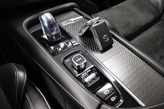 Volvo XC90 17 of 30