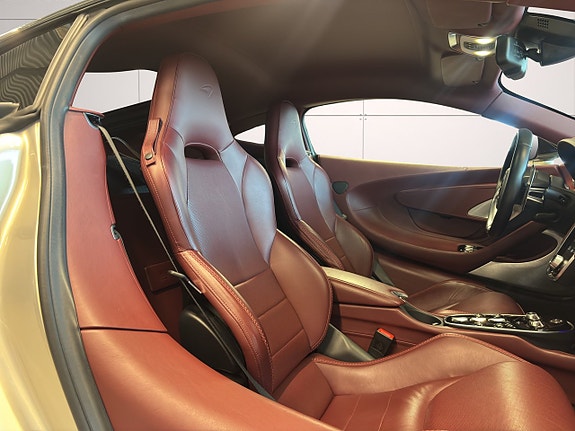 McLaren GT 13 of 28