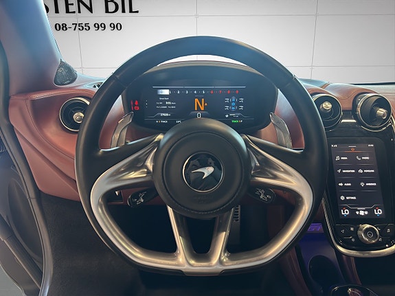 McLaren GT 16 of 28