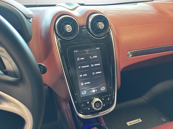 McLaren GT 18 of 28