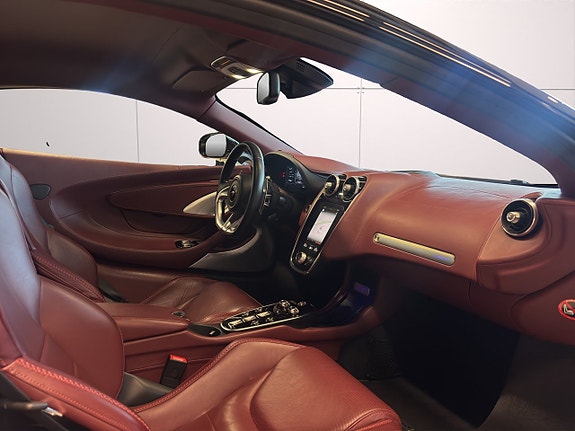 McLaren GT 14 of 28