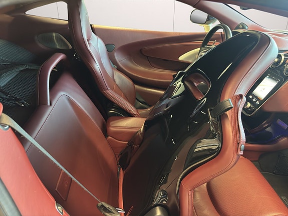 McLaren GT 15 of 28