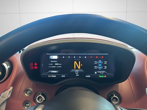 McLaren GT 17 of 28