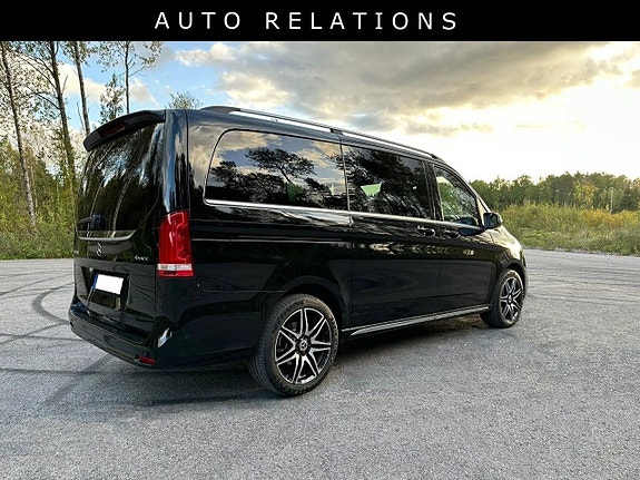 Mercedes-Benz V300 d 2 of 5