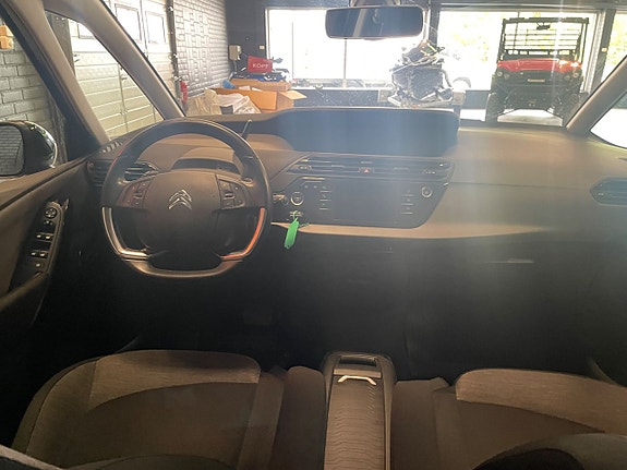 Citroen Grand C4 Picasso 7 of 8