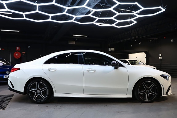 Mercedes-Benz CLA220 9 of 28