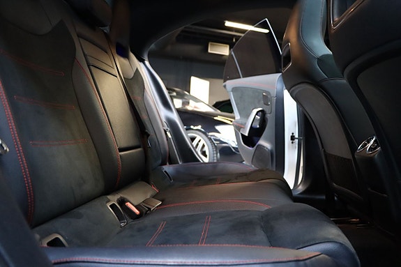 Mercedes-Benz CLA220 17 of 28