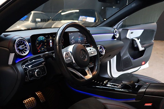 Mercedes-Benz CLA220 14 of 28