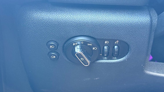 MINI Cooper 16 of 19