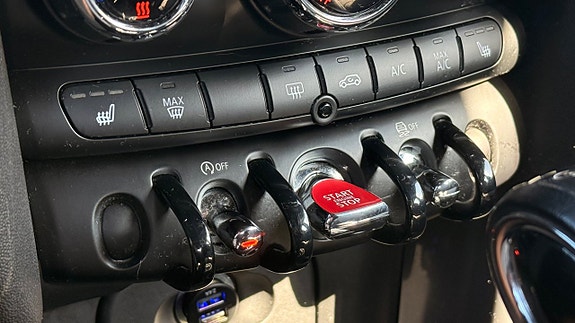 MINI Cooper 11 of 19