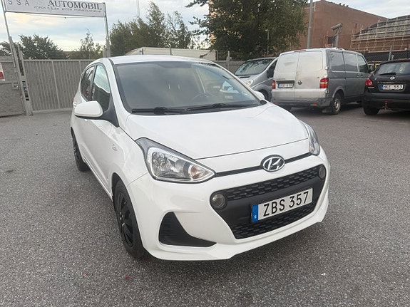 Hyundai i10 3 of 12
