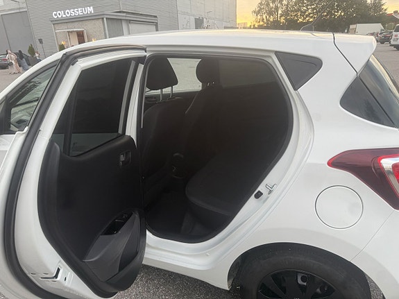 Hyundai i10 11 of 12