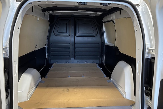 Mercedes-Benz eCitan 17 of 18